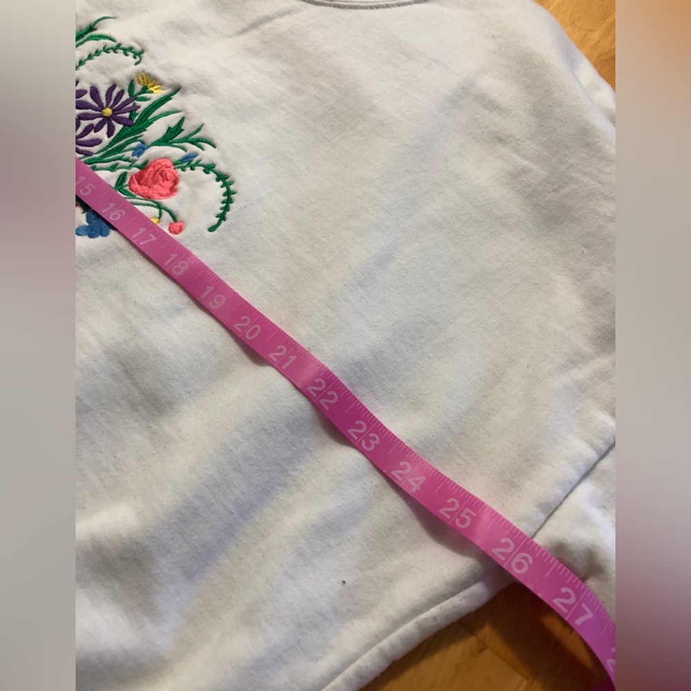 Embroidered flowers crewneck. Grandmacore. Size XL. ❣️ - Picture 4 of 7